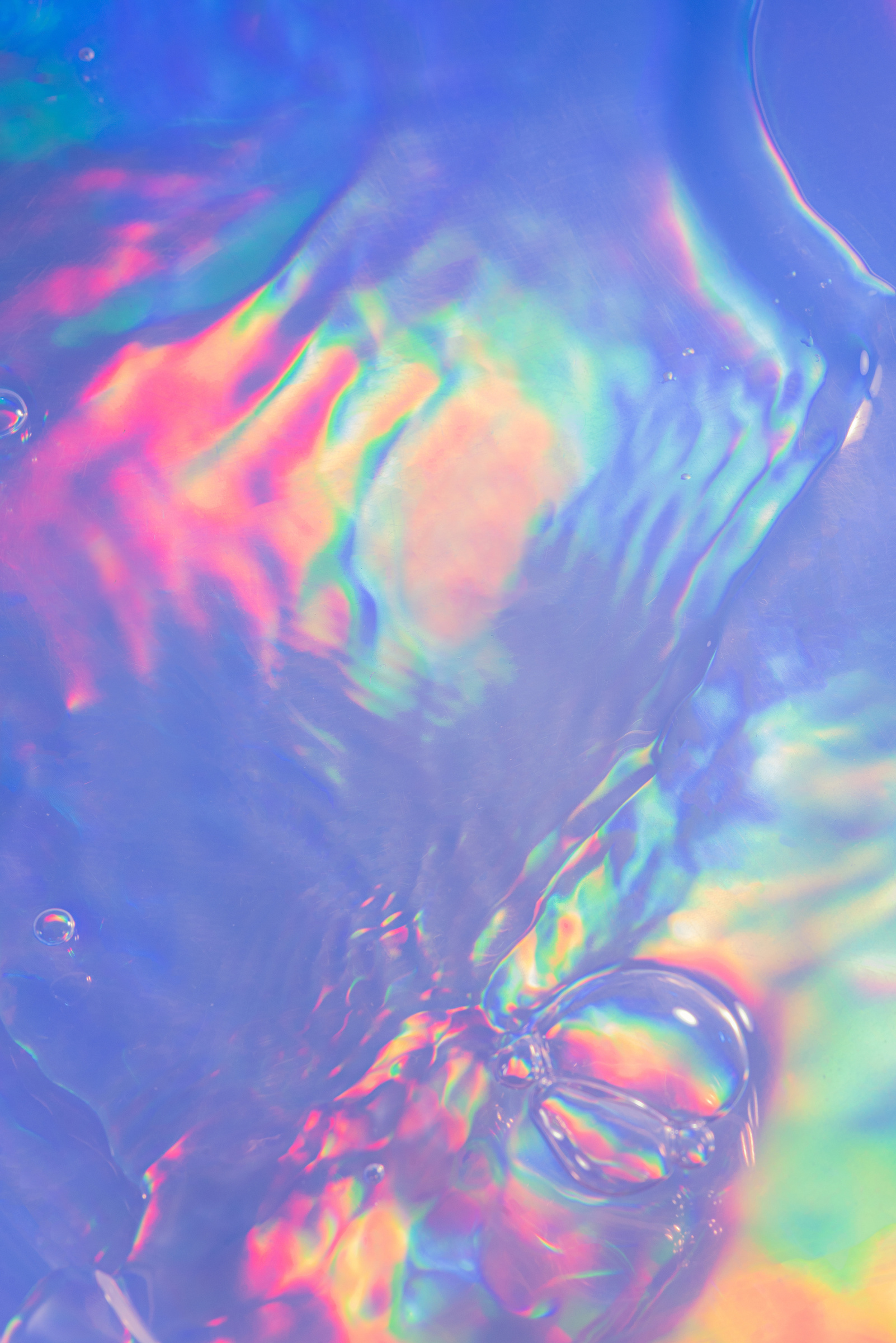 Abstract Holographic Streaks on Calm Water